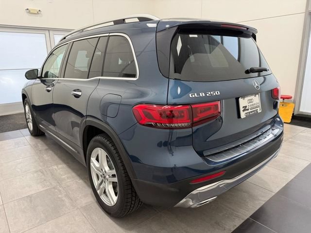 Used 2020 Mercedes-Benz GLB 250 4MATIC image 4