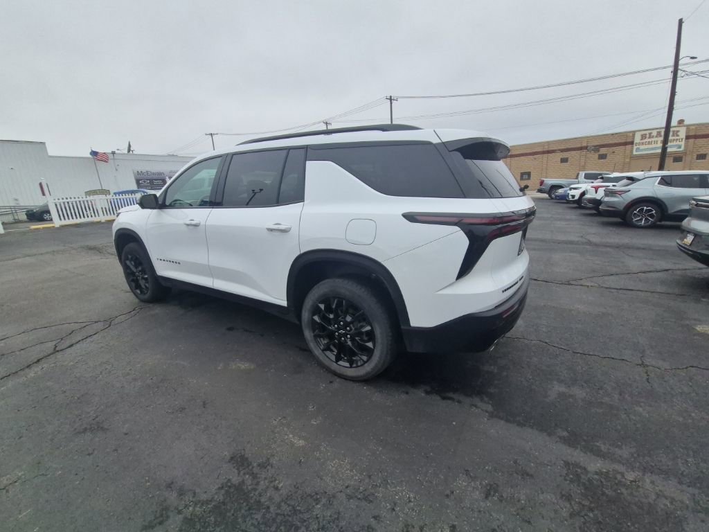 Used 2024 Chevrolet Traverse LT w/ Midnight/Sport Edition image 5