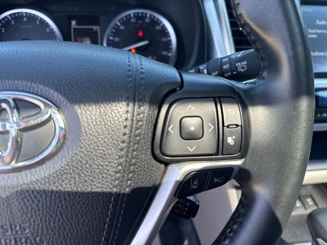 Used 2019 Toyota Highlander XLE image 24
