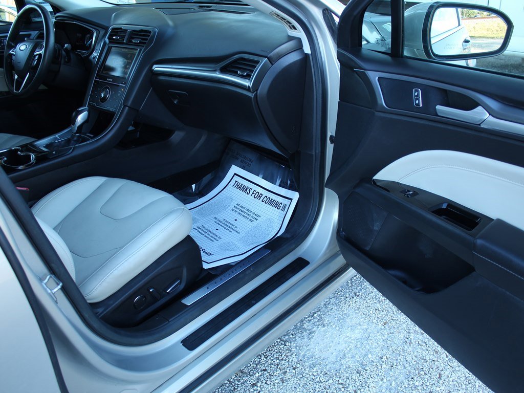 Used 2015 Ford Fusion Titanium image 19