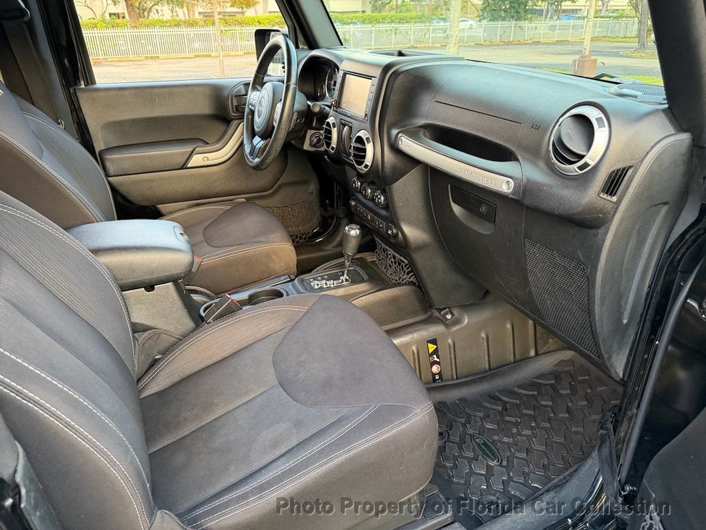Used 2015 Jeep Wrangler Sahara w/ Connectivity Group image 9