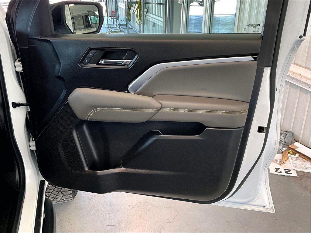 Used 2023 Chevrolet Colorado ZR2 w/ ZR2 Convenience Package III AWD/4WD image 12