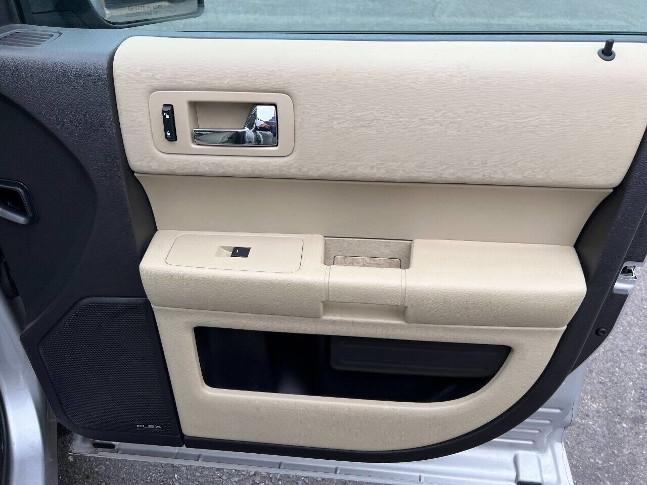 Used 2019 Ford Flex SE image 32