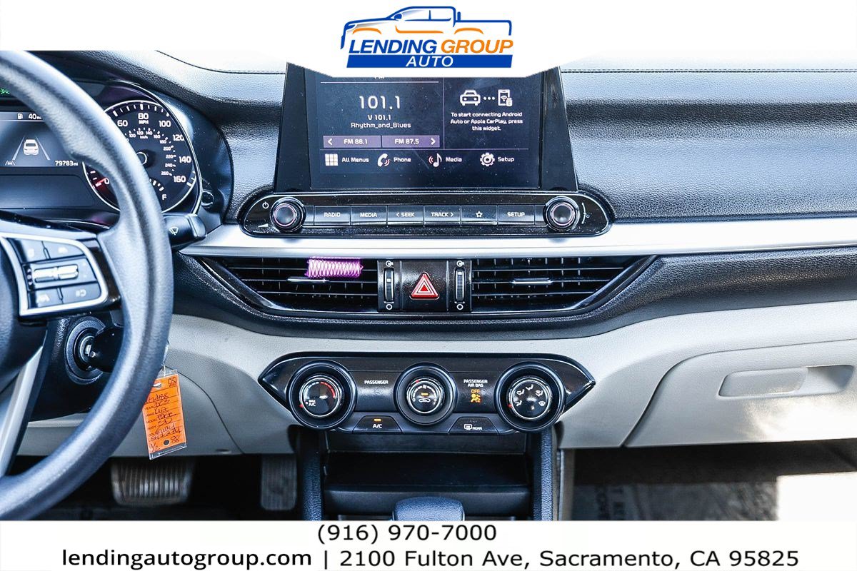 Used 2023 Kia Forte LXS w/ LXS Technology Package FWD image 11