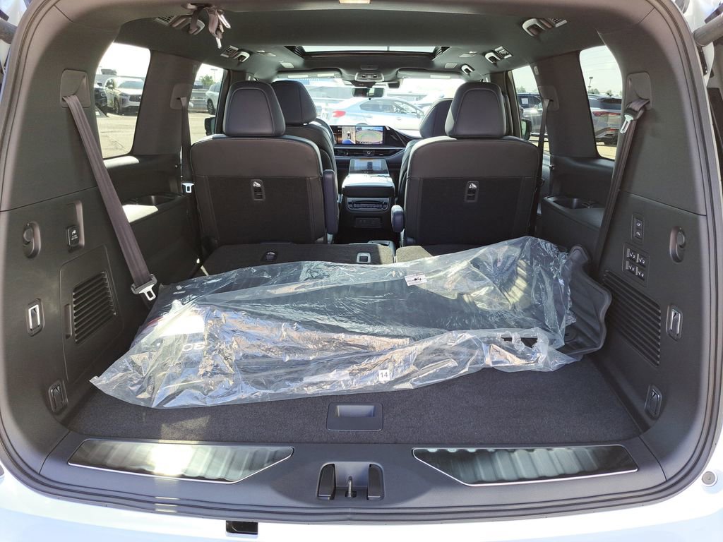 New 2026 INFINITI QX80 4WD w/ Sport Exterior Package image 17