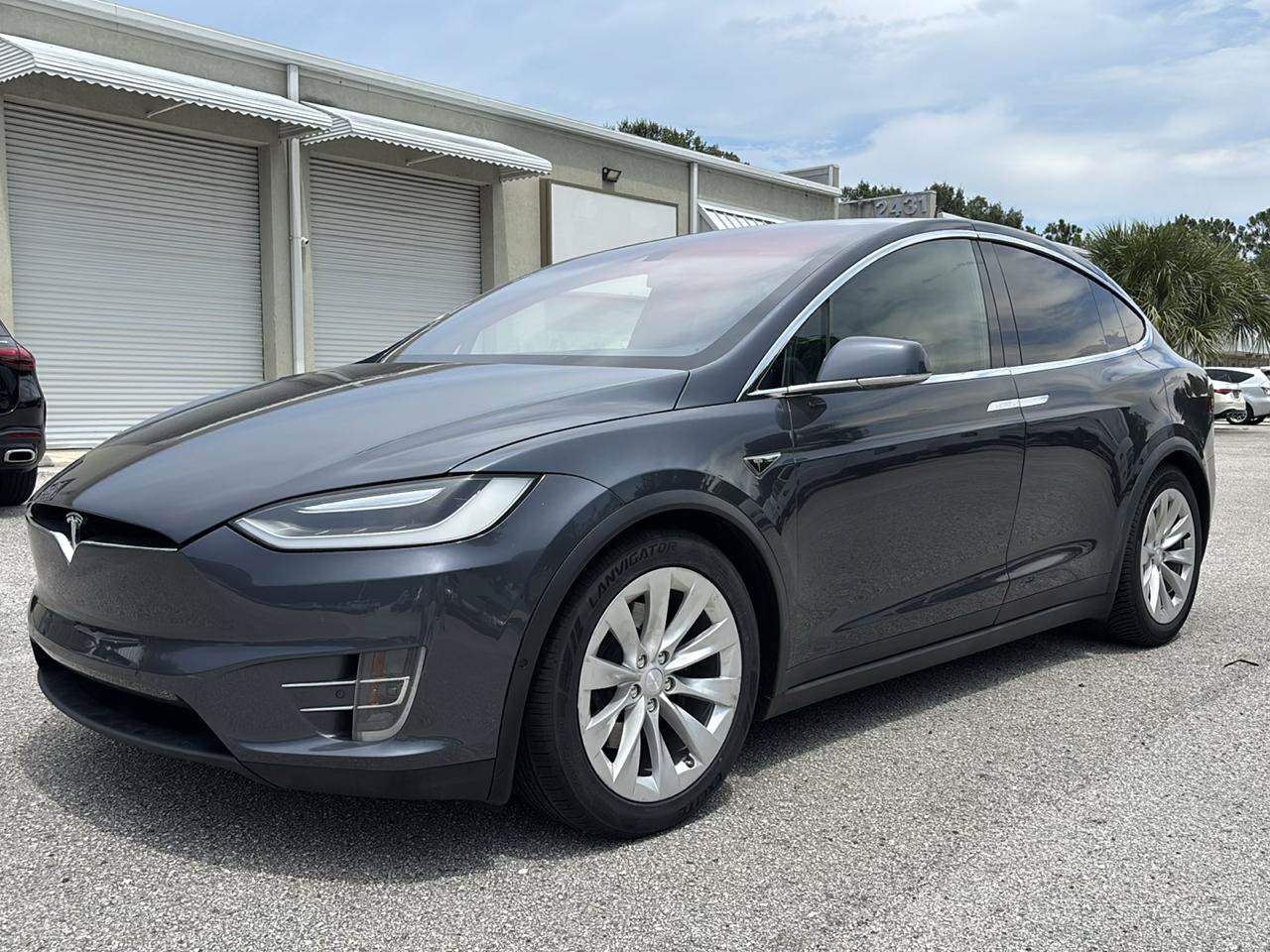 Used 2016 Tesla Model X 75D AWD/4WD image 3