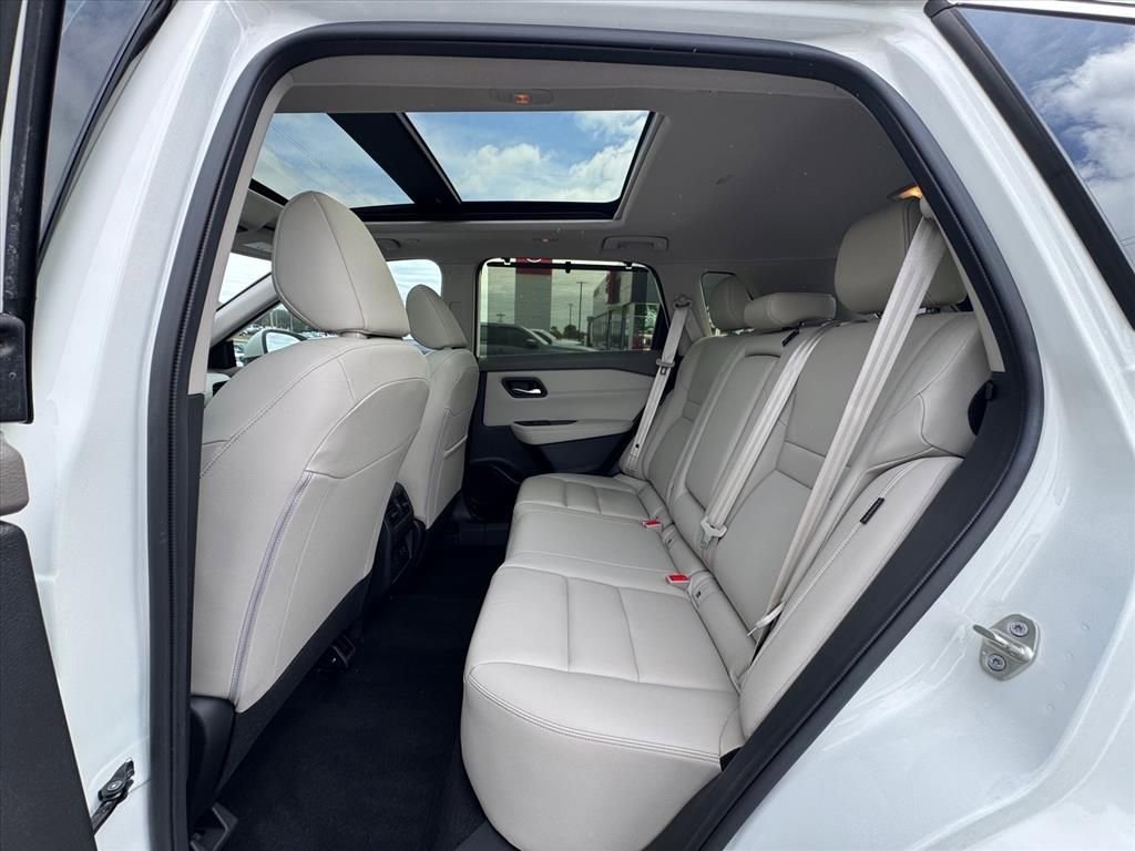 Certified 2023 Nissan Rogue SL w/ SL Premium Package FWD image 12