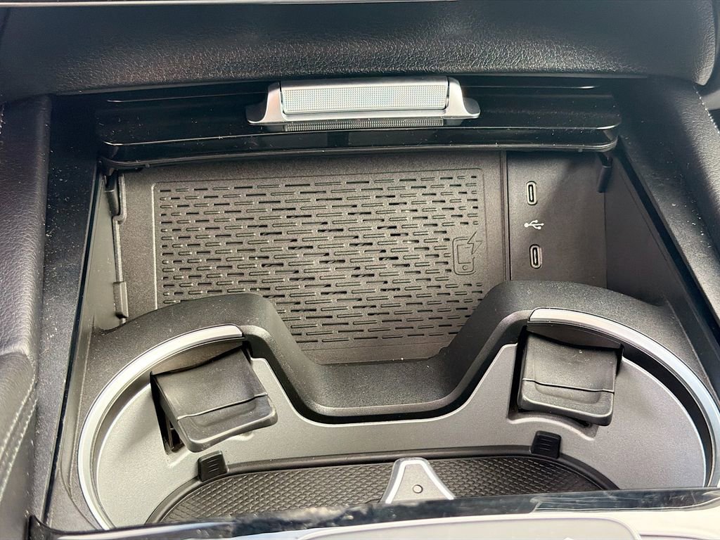 Used 2025 Mercedes-Benz GLS 450 4MATIC w/ Pinnacle Trim Package image 32