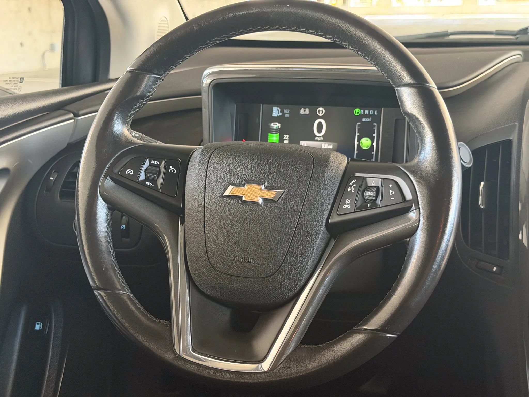 Used 2015 Chevrolet Volt FWD image 25