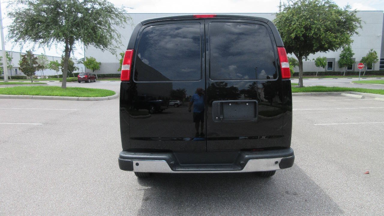Used 2019 Chevrolet Express 2500 w/ Driver Convenience Package RWD image 4