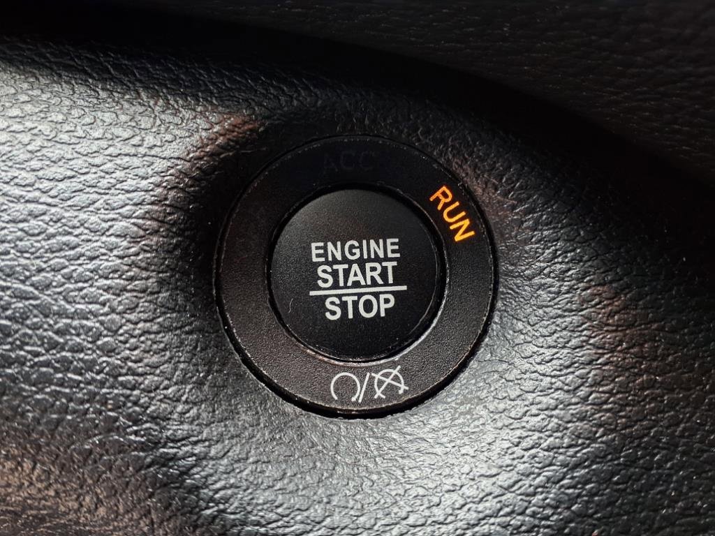 Used 2023 Jeep Cherokee Altitude Lux image 13