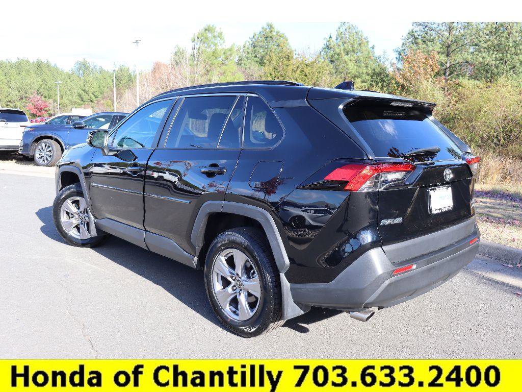 Used 2022 Toyota RAV4 XLE image 5