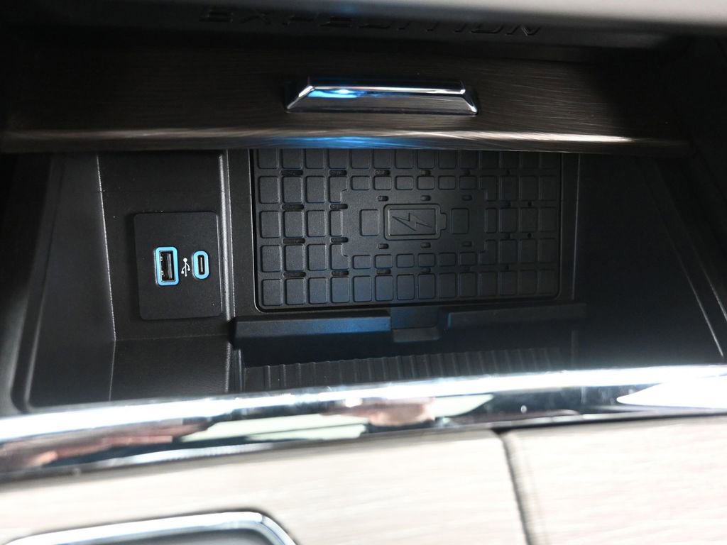 Used 2024 Ford Expedition Limited image 21