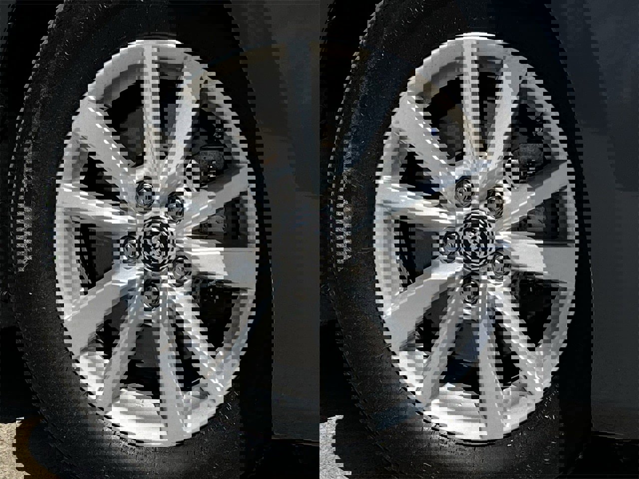 Used 2025 Toyota Camry LE image 28