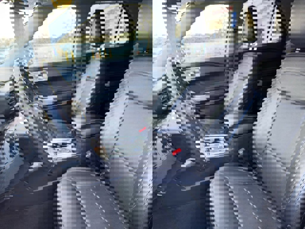 Used 2022 Ford Explorer Limited image 6