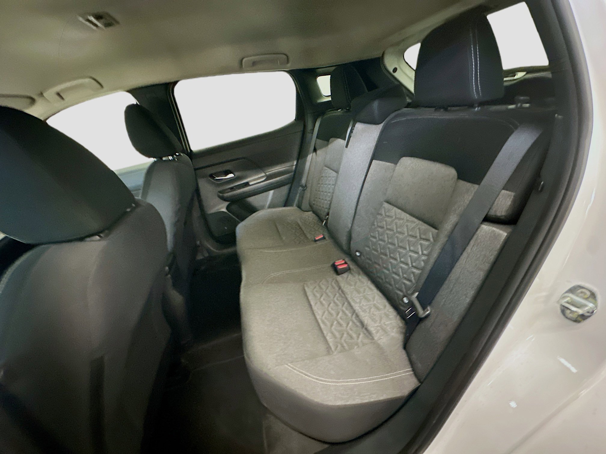 Used 2025 Nissan Kicks SV image 28