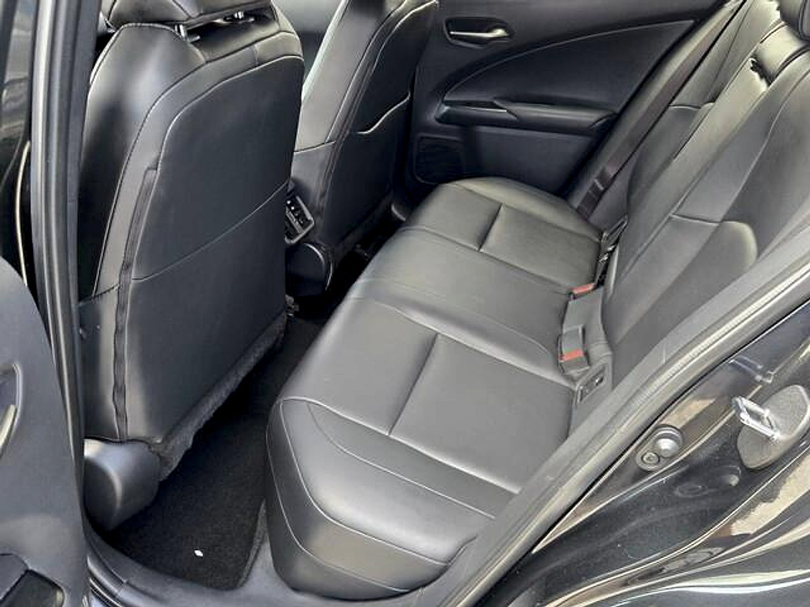 Used 2019 Lexus UX 200 FWD image 11