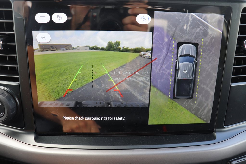 Used 2025 Ford F150 Lightning XLT image 35