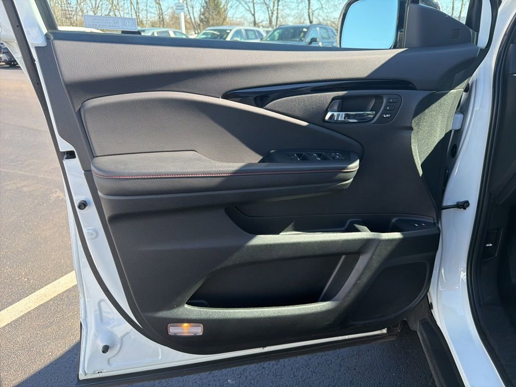 Certified 2021 Honda Pilot Black Edition image 18