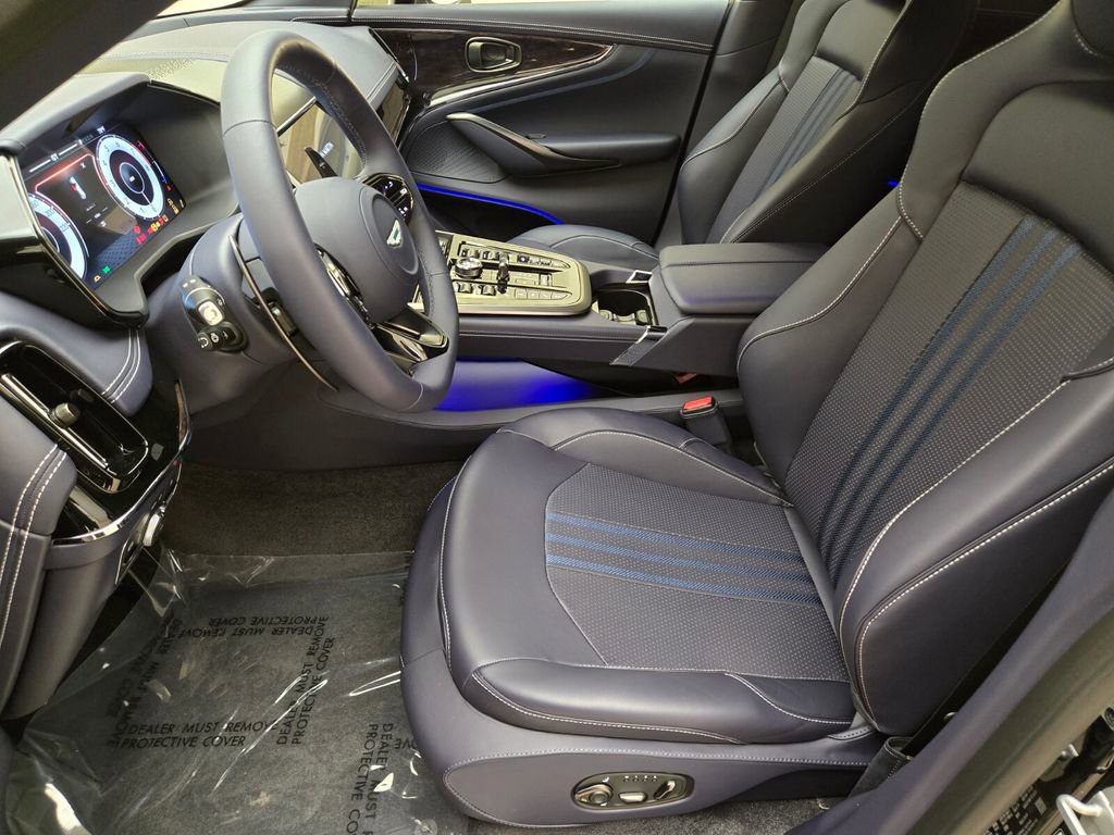 Used 2025 Aston Martin DBX 707 image 17