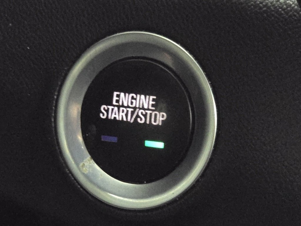 Used 2023 GMC Terrain SLE image 28