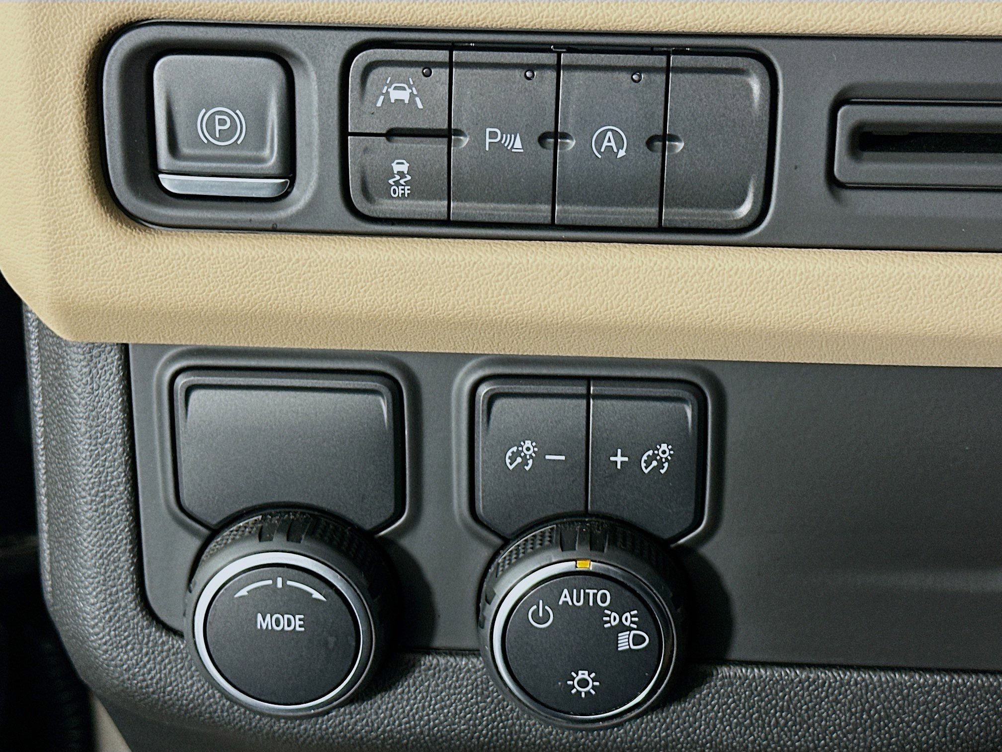 Used 2023 Chevrolet Tahoe Premier image 17