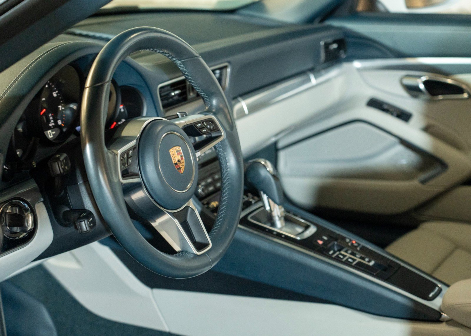 Certified 2018 Porsche 911 GT2 RS image 15
