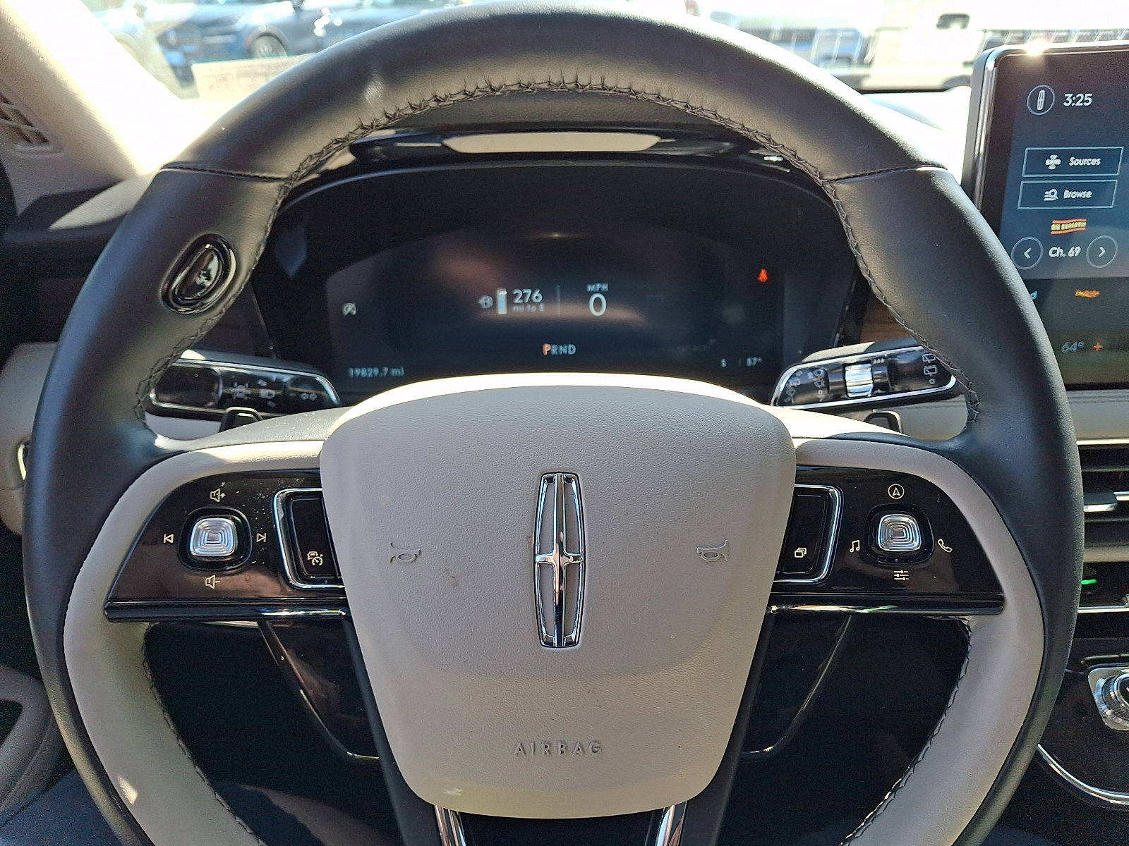 Used 2025 Lincoln Corsair Reserve image 18