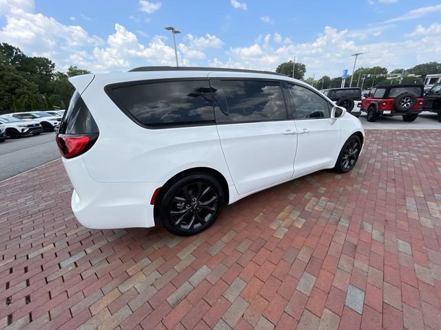 Used 2018 Chrysler Pacifica Touring Plus w/ S Appearance Package FWD image 34