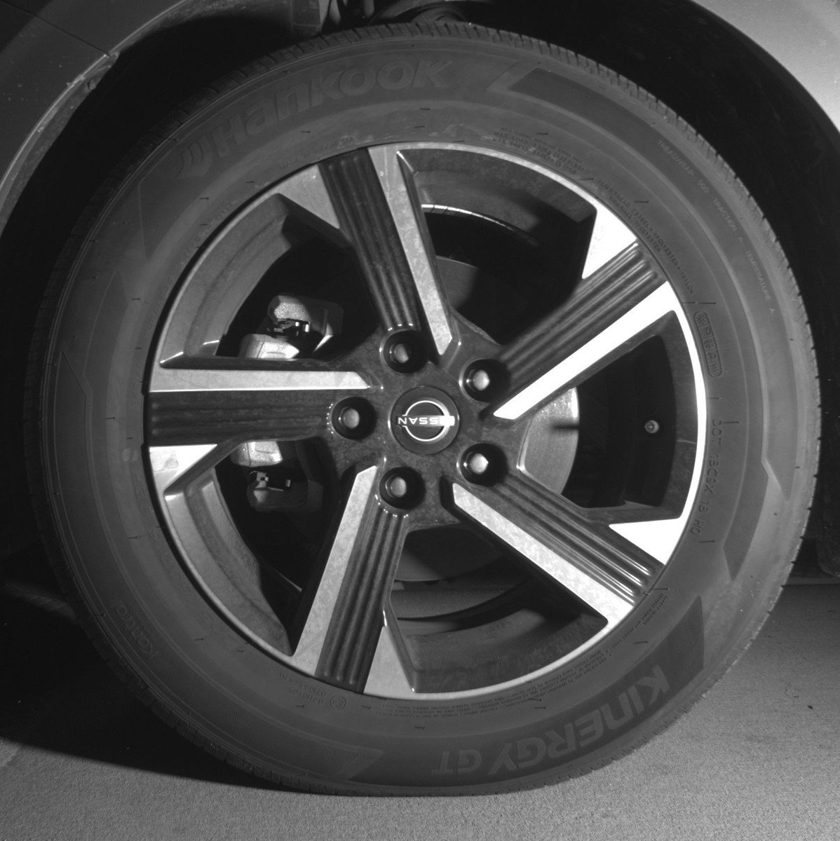 Used 2025 Nissan Sentra SV FWD image 11