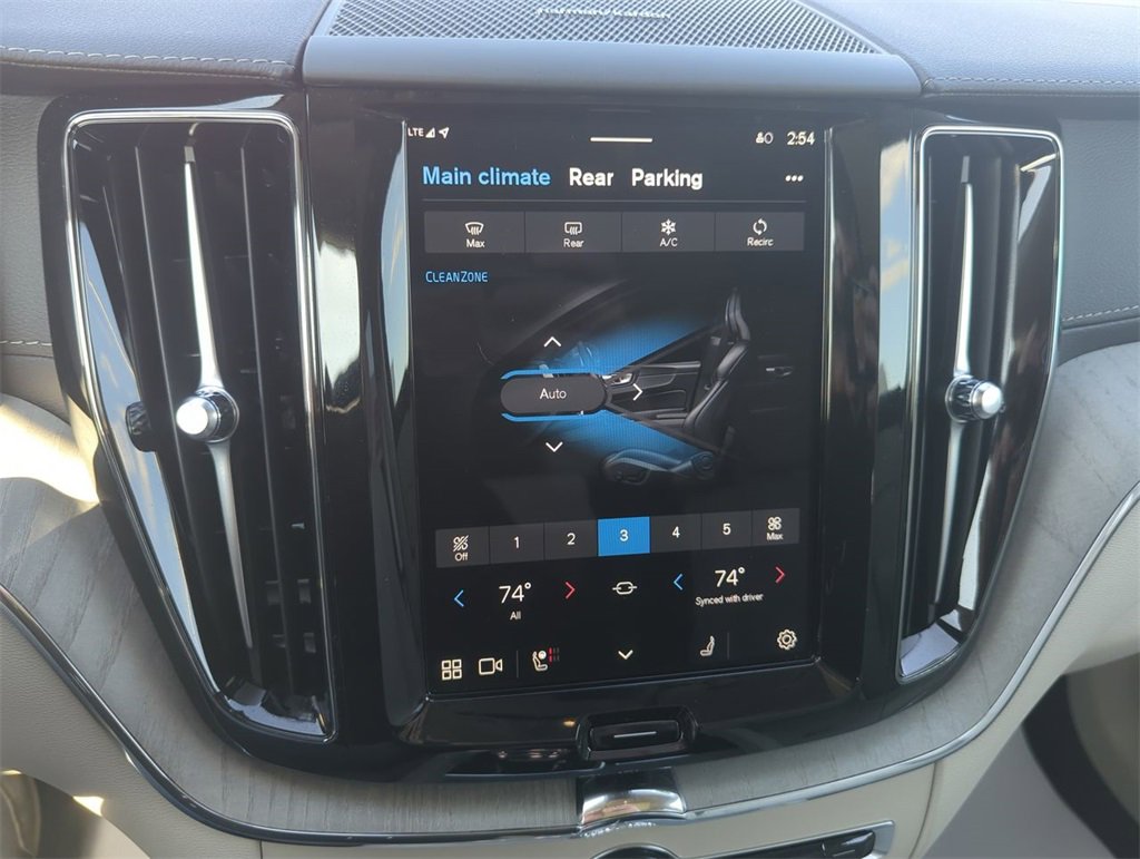 Used 2024 Volvo XC60 B5 Ultimate image 20