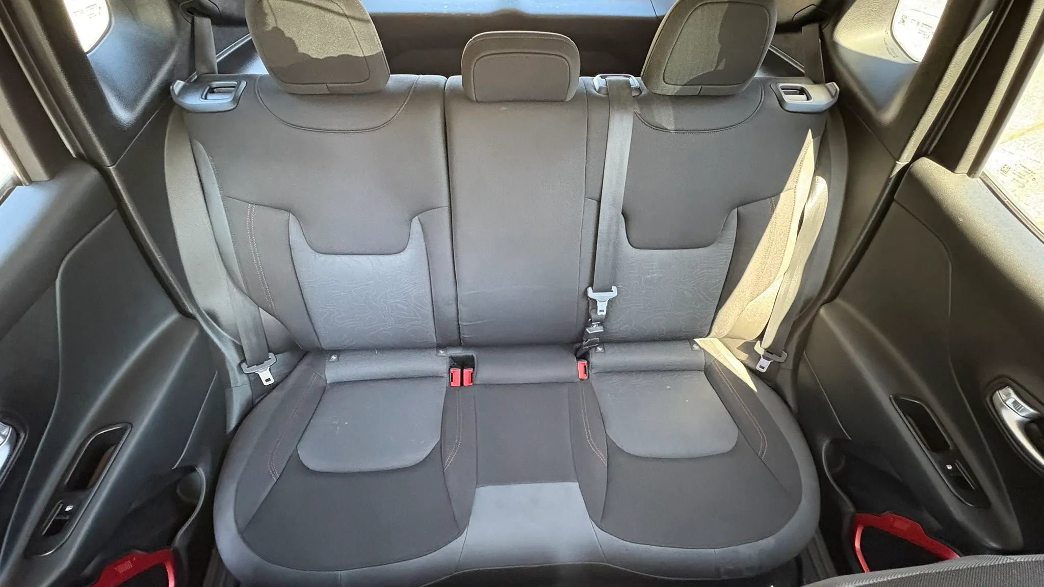 Used 2016 Jeep Renegade Trailhawk AWD/4WD image 30