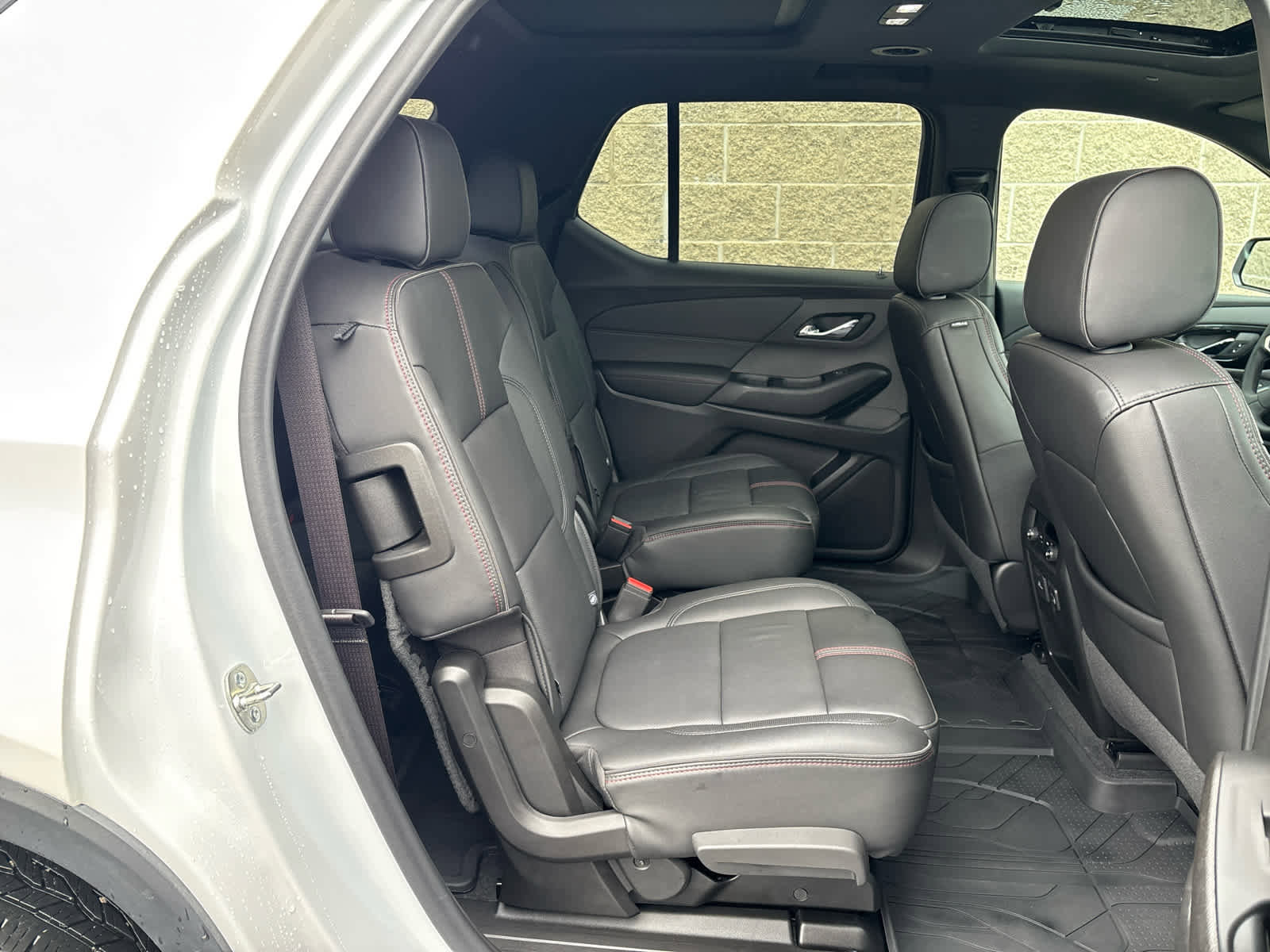 Used 2024 Chevrolet Traverse RS w/ LPO, Floor Liner Package image 22