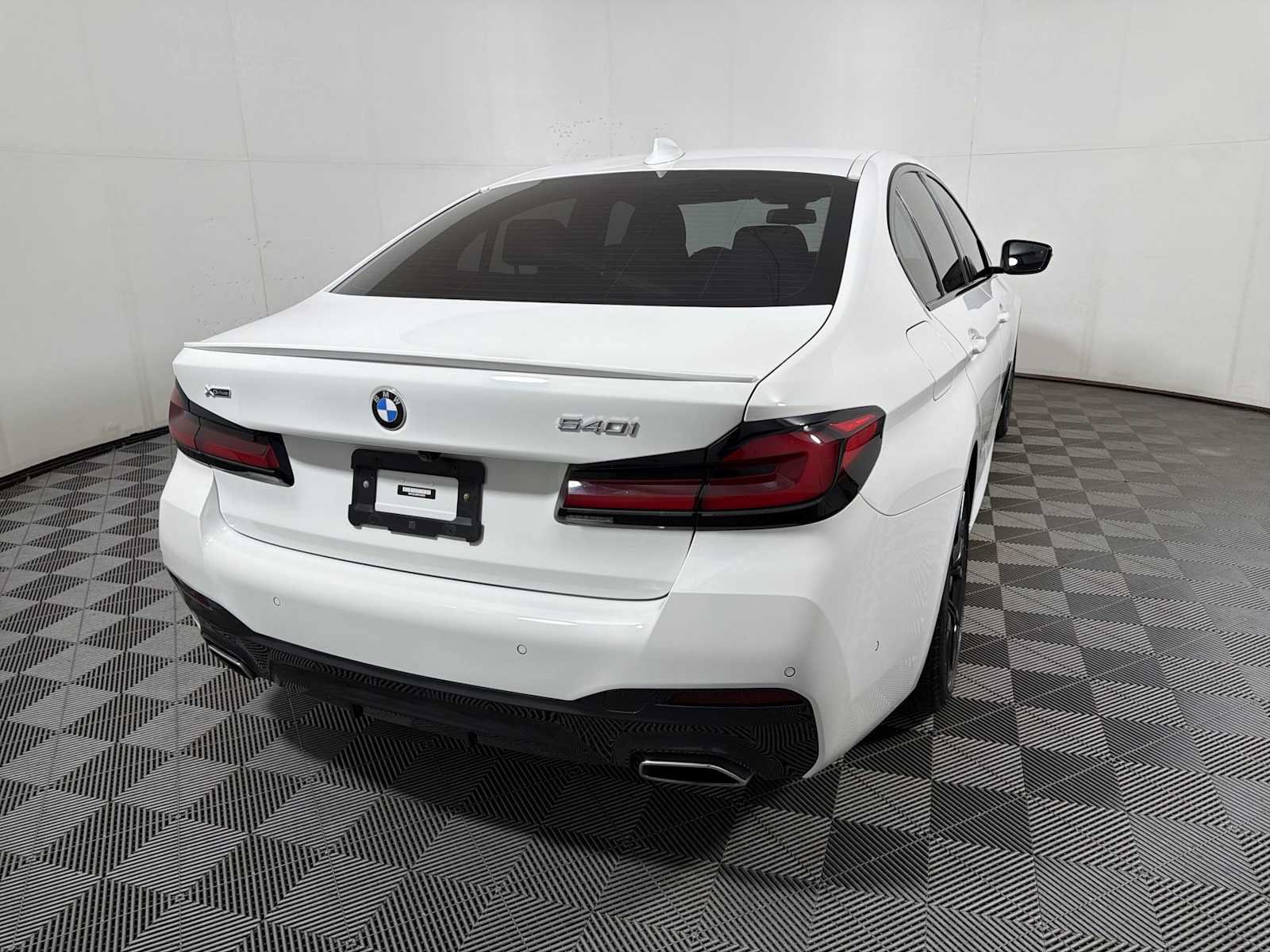 Used 2023 BMW 540i xDrive w/ M Sport Package AWD/4WD image 6
