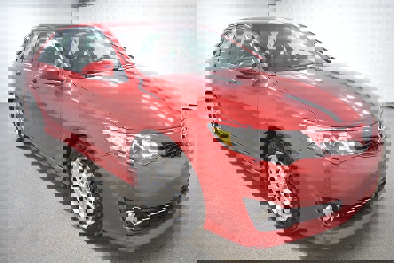 Used 2013 Toyota Camry SE image 1