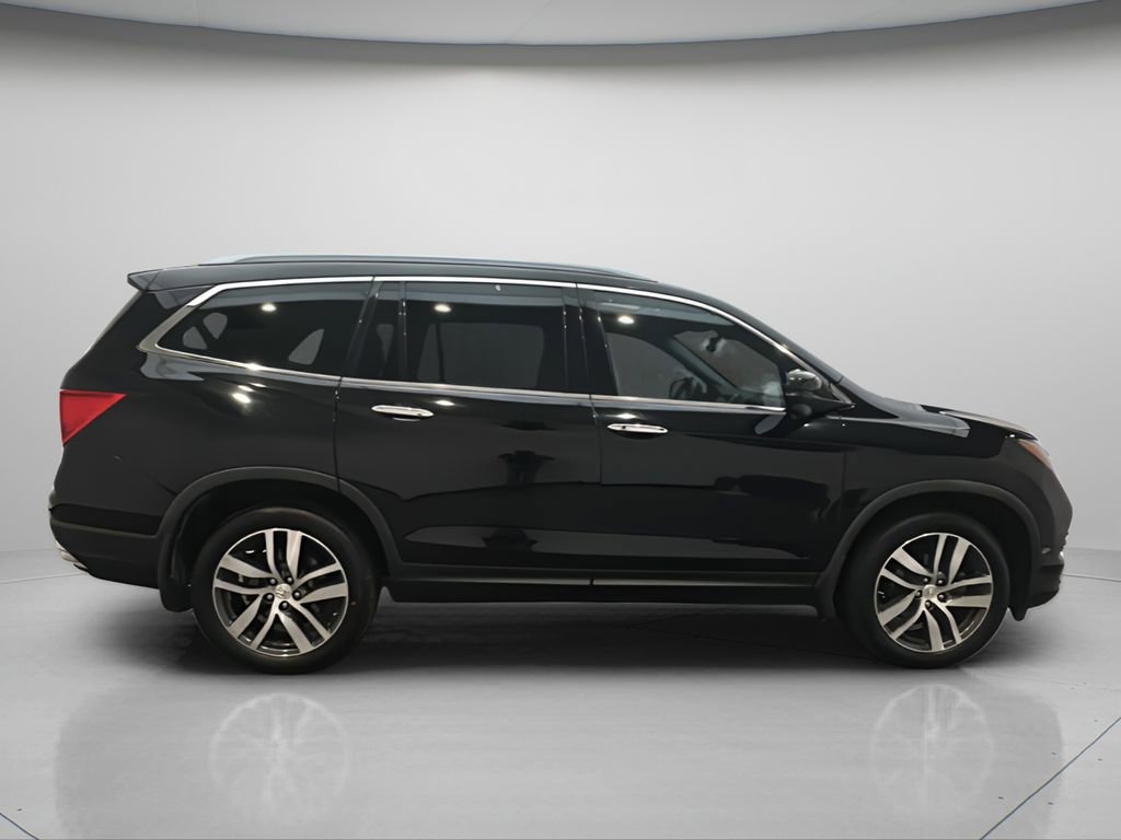Used 2017 Honda Pilot Touring image 8