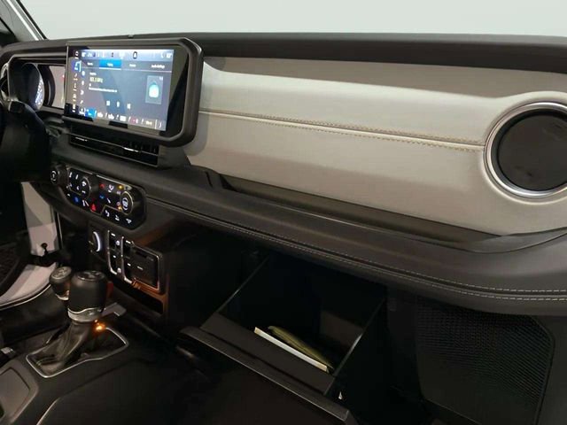 Used 2025 Jeep Wrangler Unlimited Sahara w/ Safety Group image 77