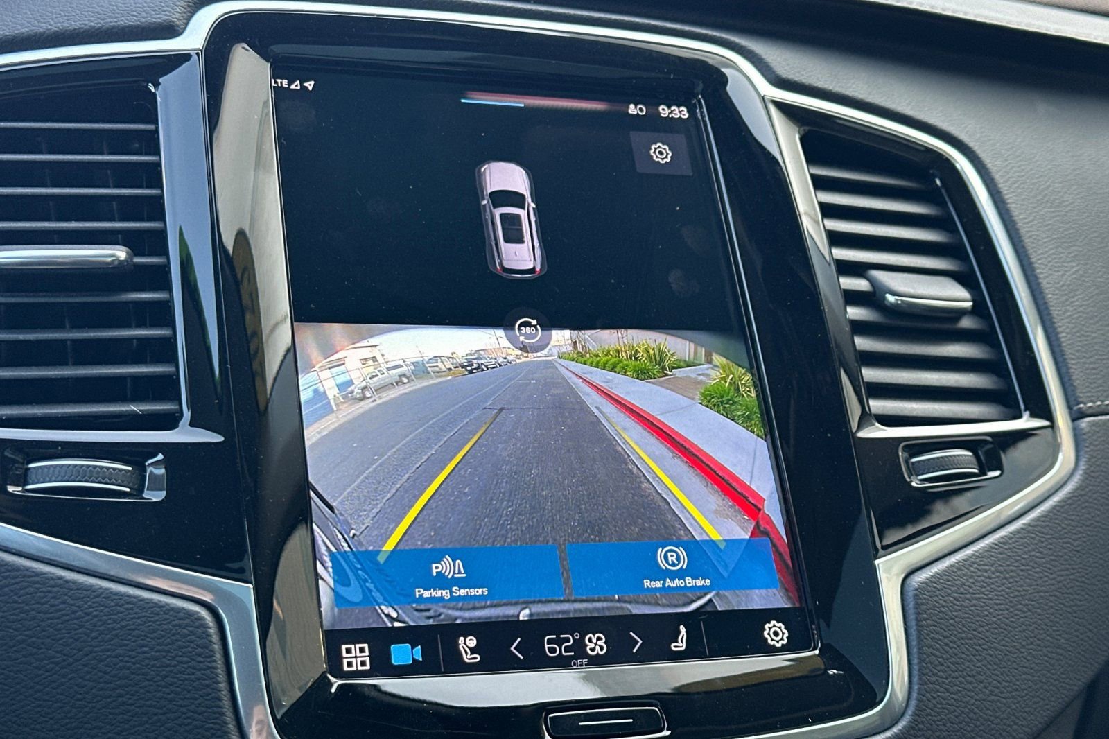 Certified 2023 Volvo XC90 T8 Ultimate image 23