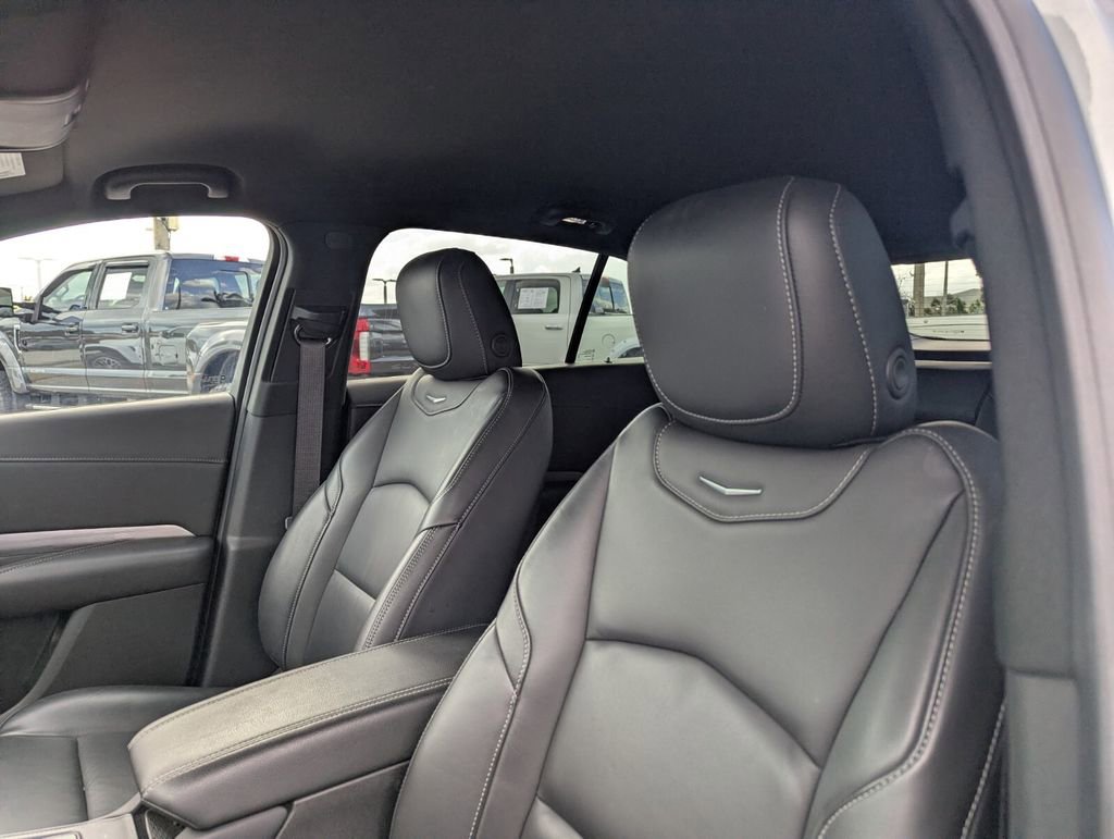 Used 2024 Cadillac XT4 Premium Luxury image 21