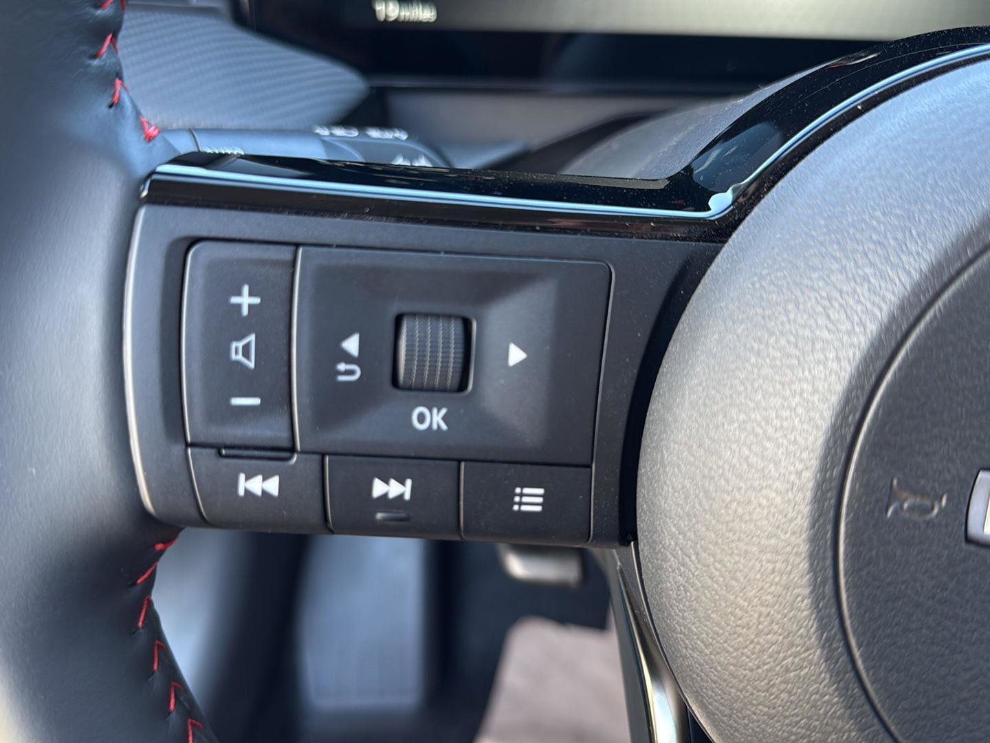 New 2026 Nissan Kicks SR w/ Cold Weather Package image 10