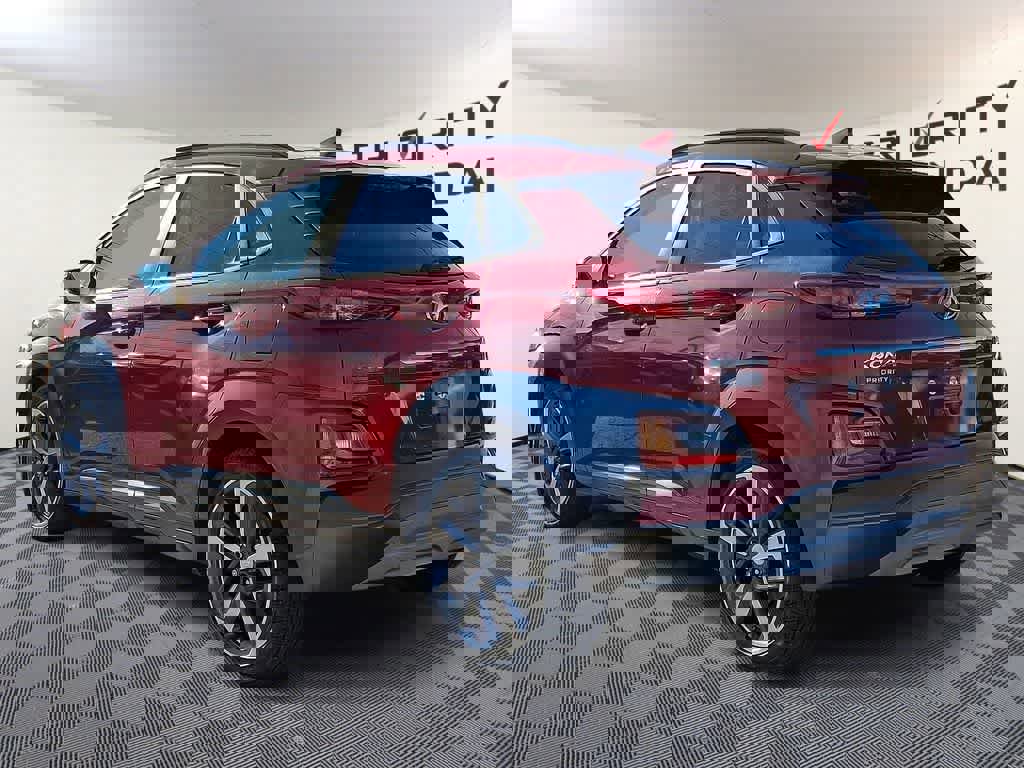 Used 2021 Hyundai Kona Limited w/ Cargo Package image 6