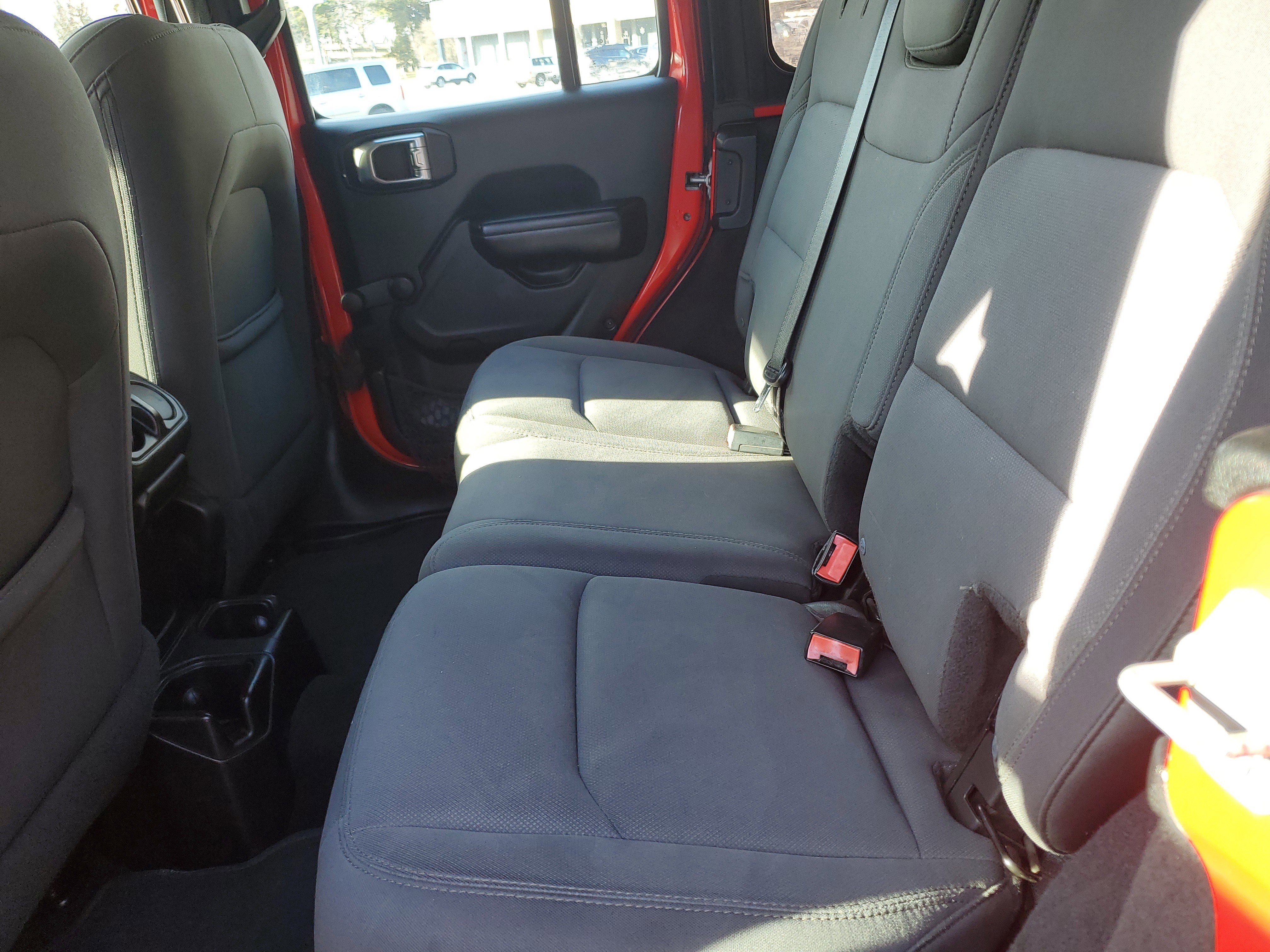 Used 2018 Jeep Wrangler Unlimited Sport image 25