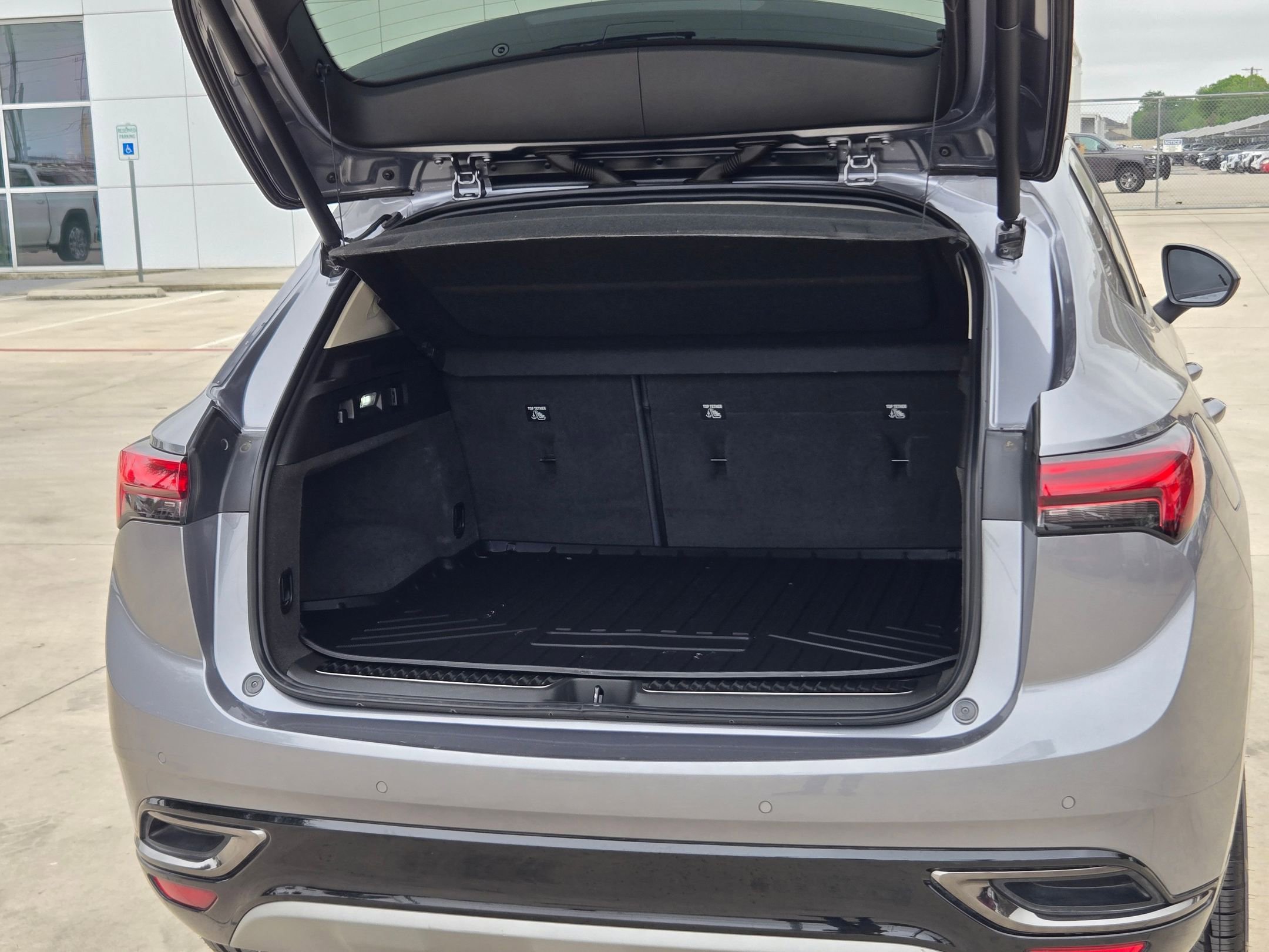 Certified 2021 Buick Envision Essence w/ Technology Package I FWD image 25