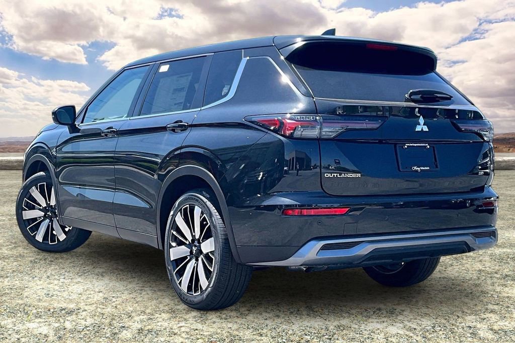 New 2026 Mitsubishi Outlander FWD image 3