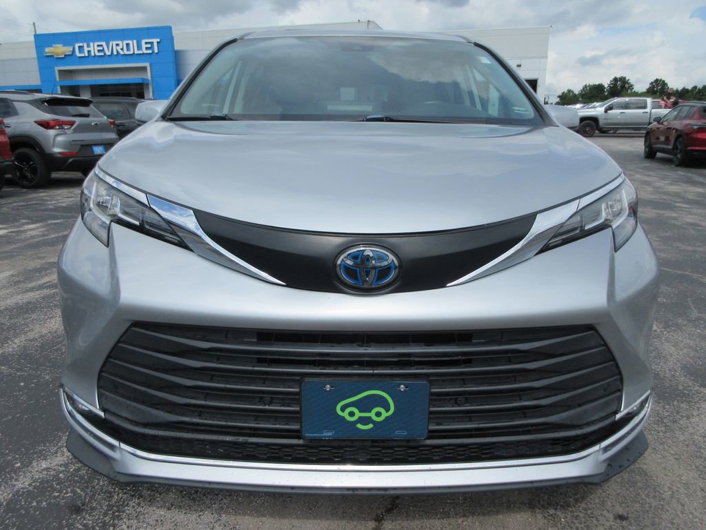 Used 2021 Toyota Sienna XLE FWD image 8