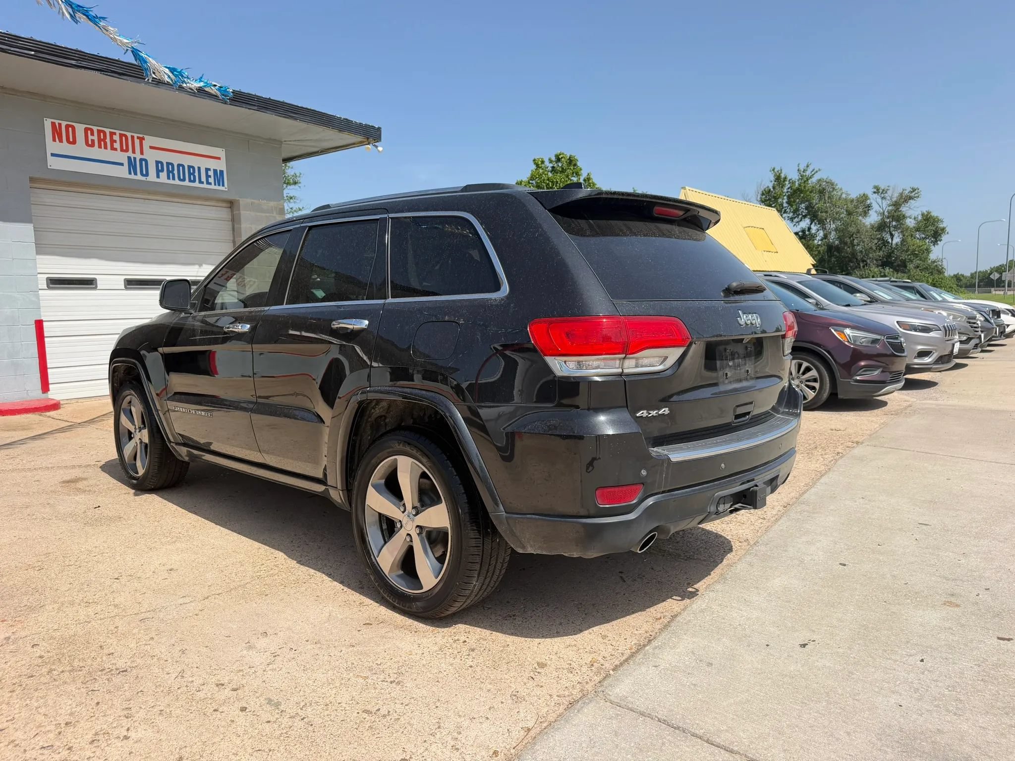 Used 2014 Jeep Grand Cherokee Overland AWD/4WD image 5