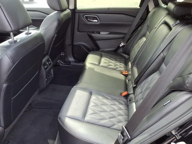 Certified 2026 Nissan Rogue Platinum w/ Tech Package image 15