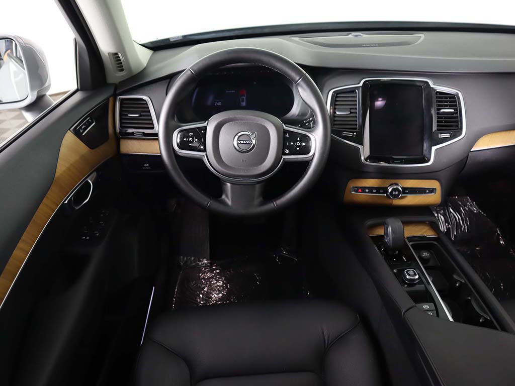 Used 2025 Volvo XC90 B6 Plus w/ Protection Package Premier AWD/4WD image 40