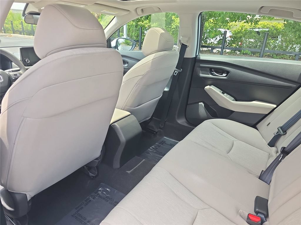 Used 2023 Honda Accord EX image 11
