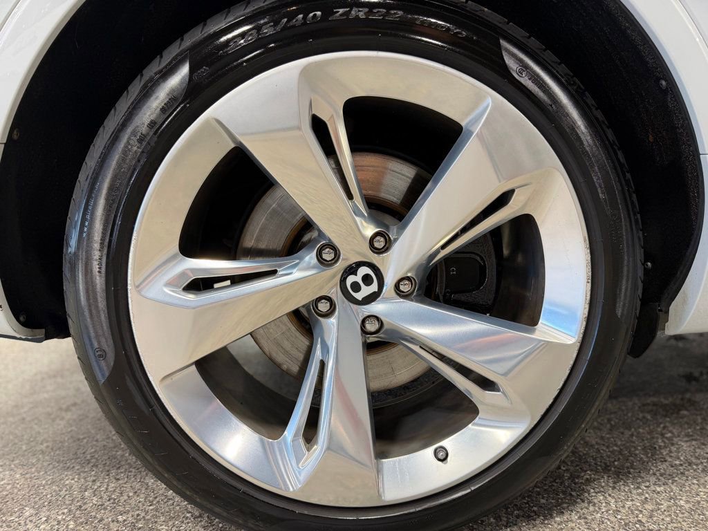 Used 2018 Bentley Bentayga Mulliner AWD/4WD image 28